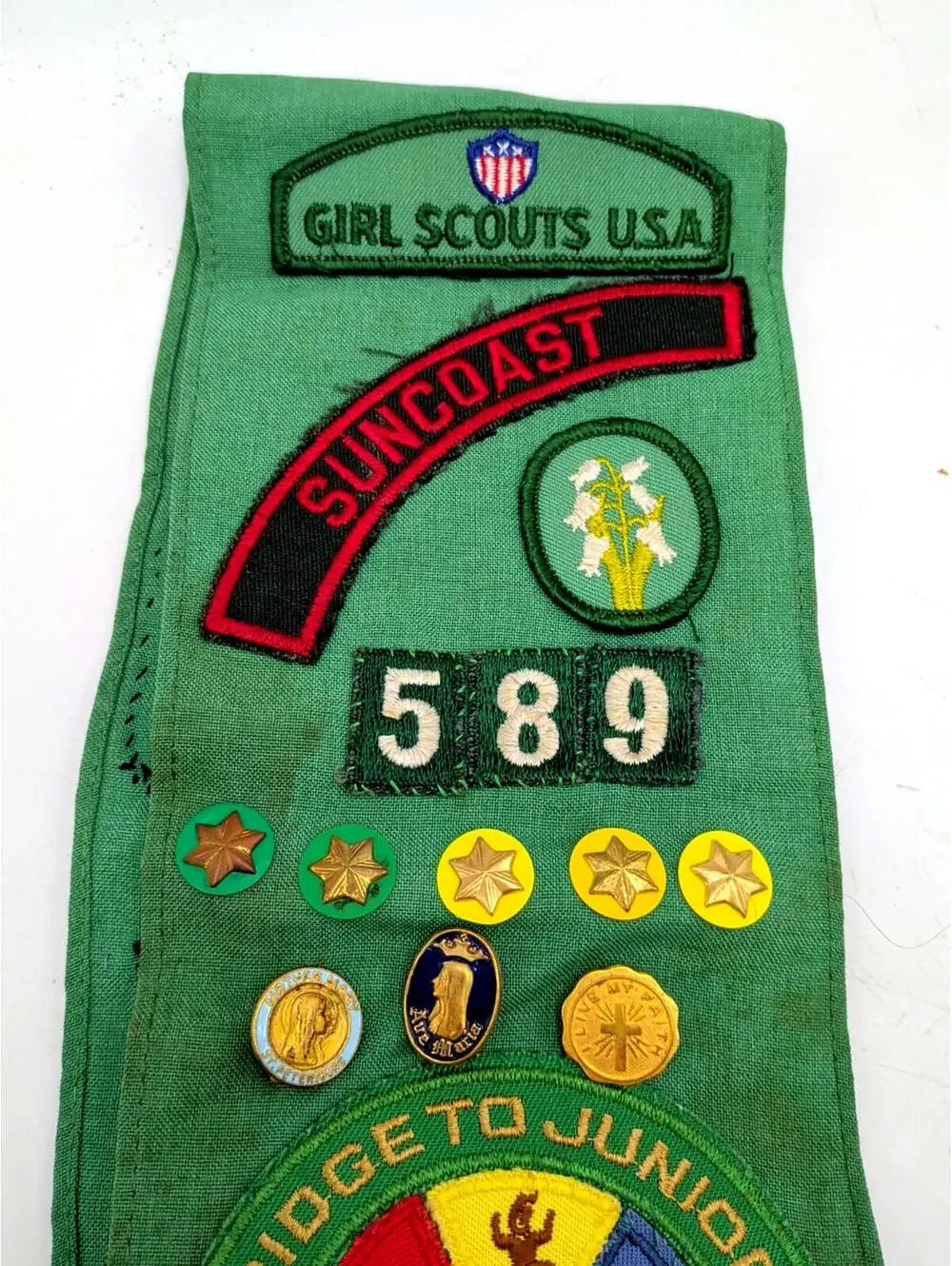 VTG 70s Girl Scout Uniform Sash +Badges Pins Patches Troop 589 Suncoast Catholic - Picture 3 of 10